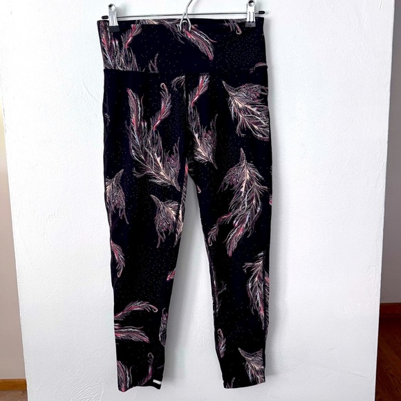 Free People Movement feather print athletic leggings Size Small - Picture 1 of 5